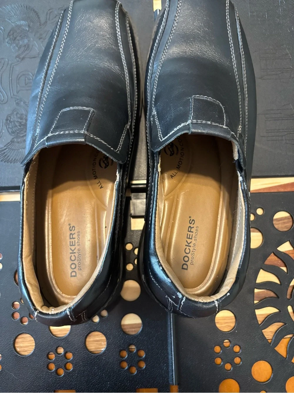 Dockers Men's Black Slip-On Leather Loafers